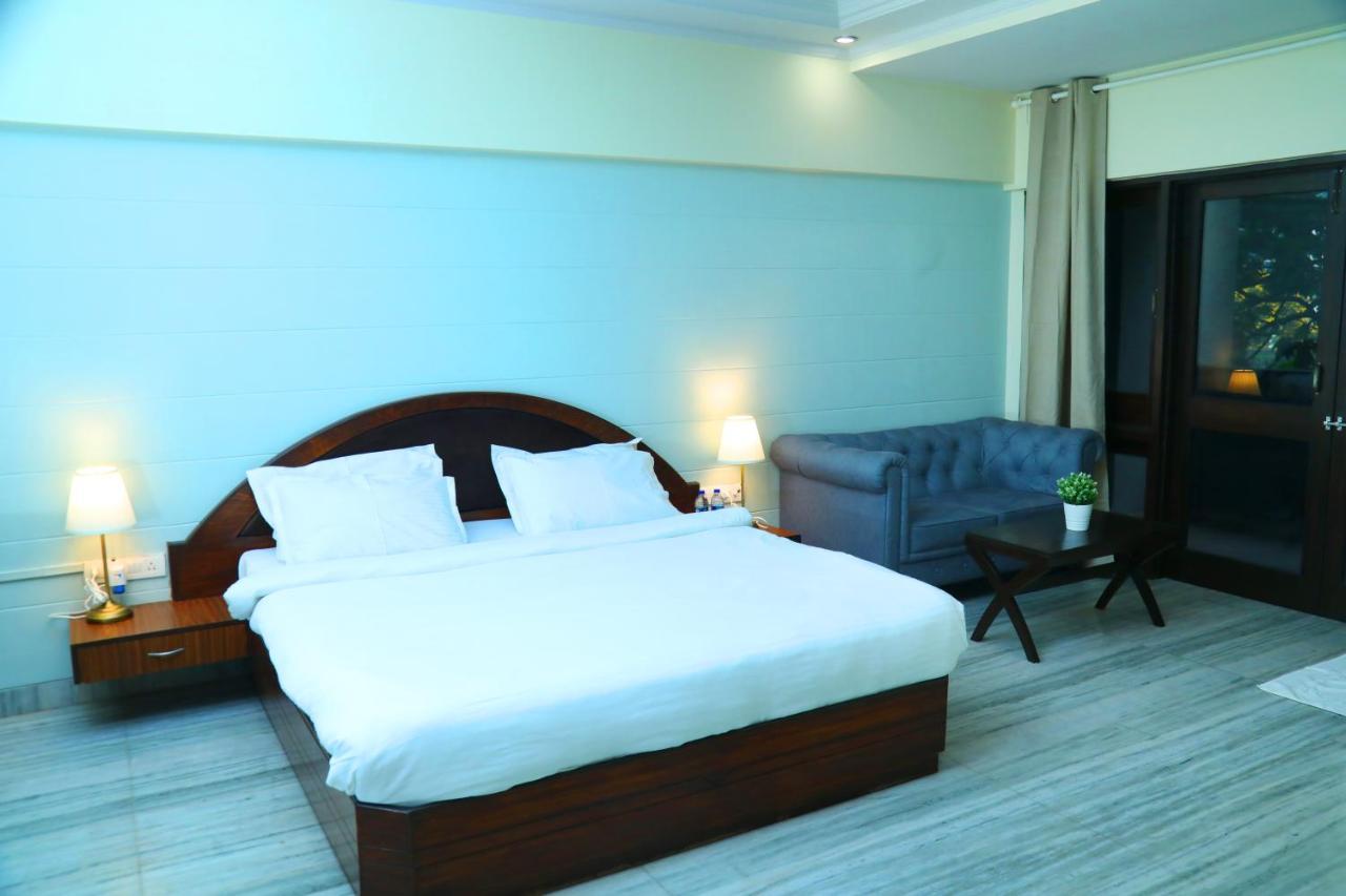 מומביי Country Inn & Suites By Turtle מראה חיצוני תמונה