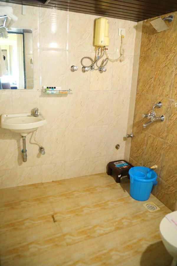 מומביי Country Inn & Suites By Turtle מראה חיצוני תמונה